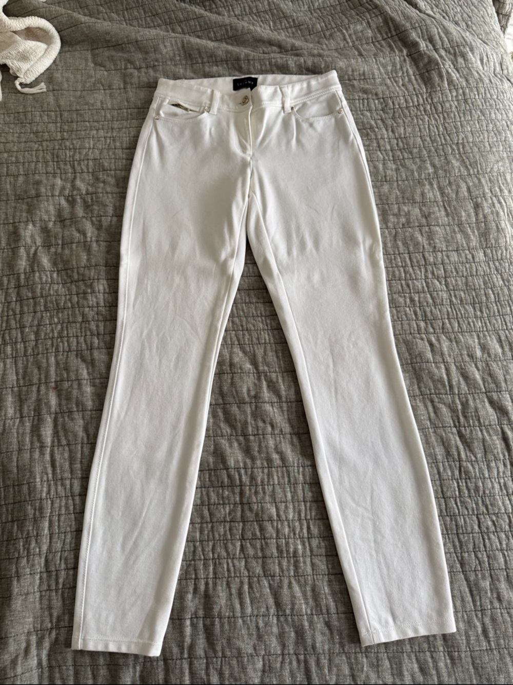 White House Black Market Women's White Skinny Pants